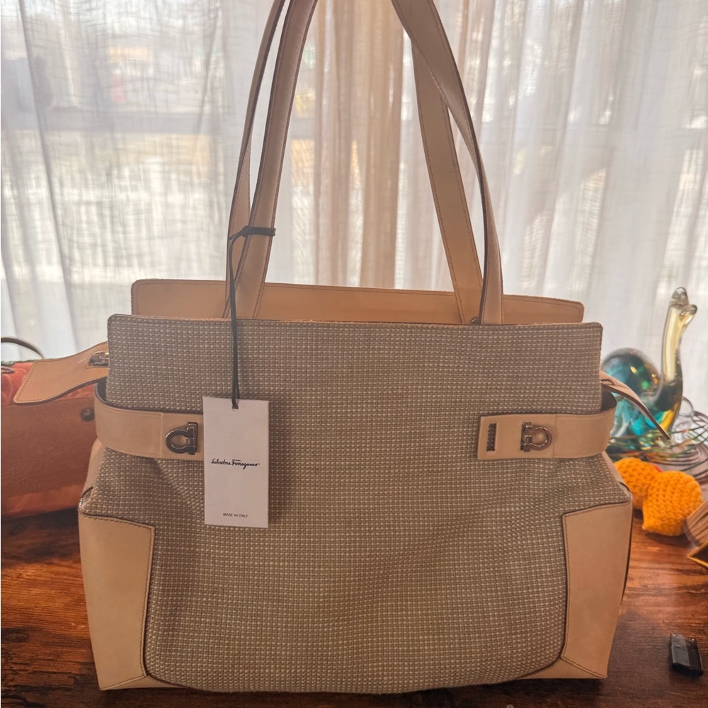 NWT salvatore ferragamo tote. - Picture 12 of 15